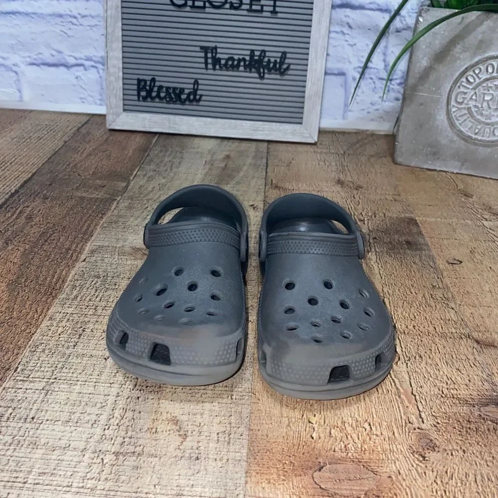 Gray crocs size C10 - Picture 3 of 8